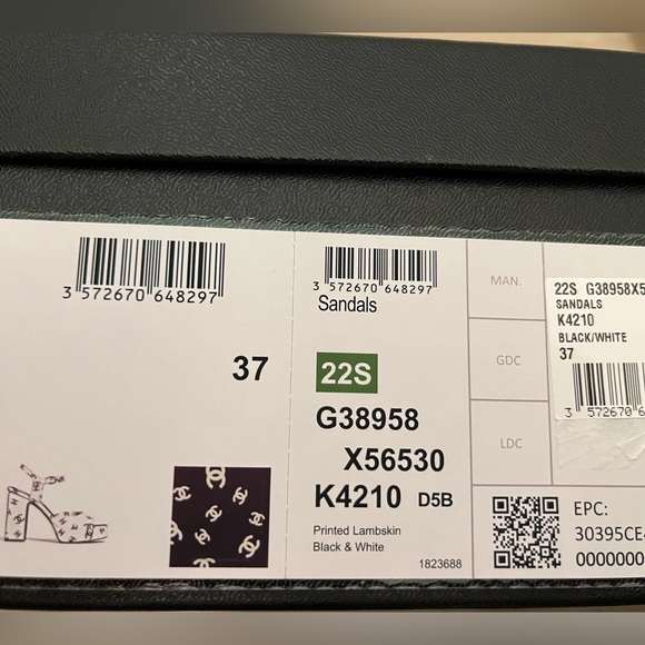 Chanel CC Logo Lambskin Platform Sandals - Picture 9 of 9